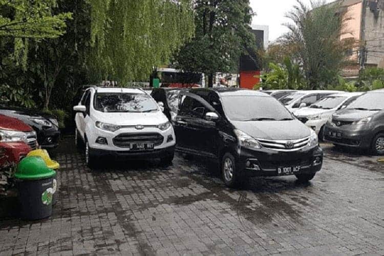 Rental Mobil Bandung Murah